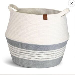 NWT XL Clevermade Rope Belly White and Gray Woven Storage Basket. Stone Gray
